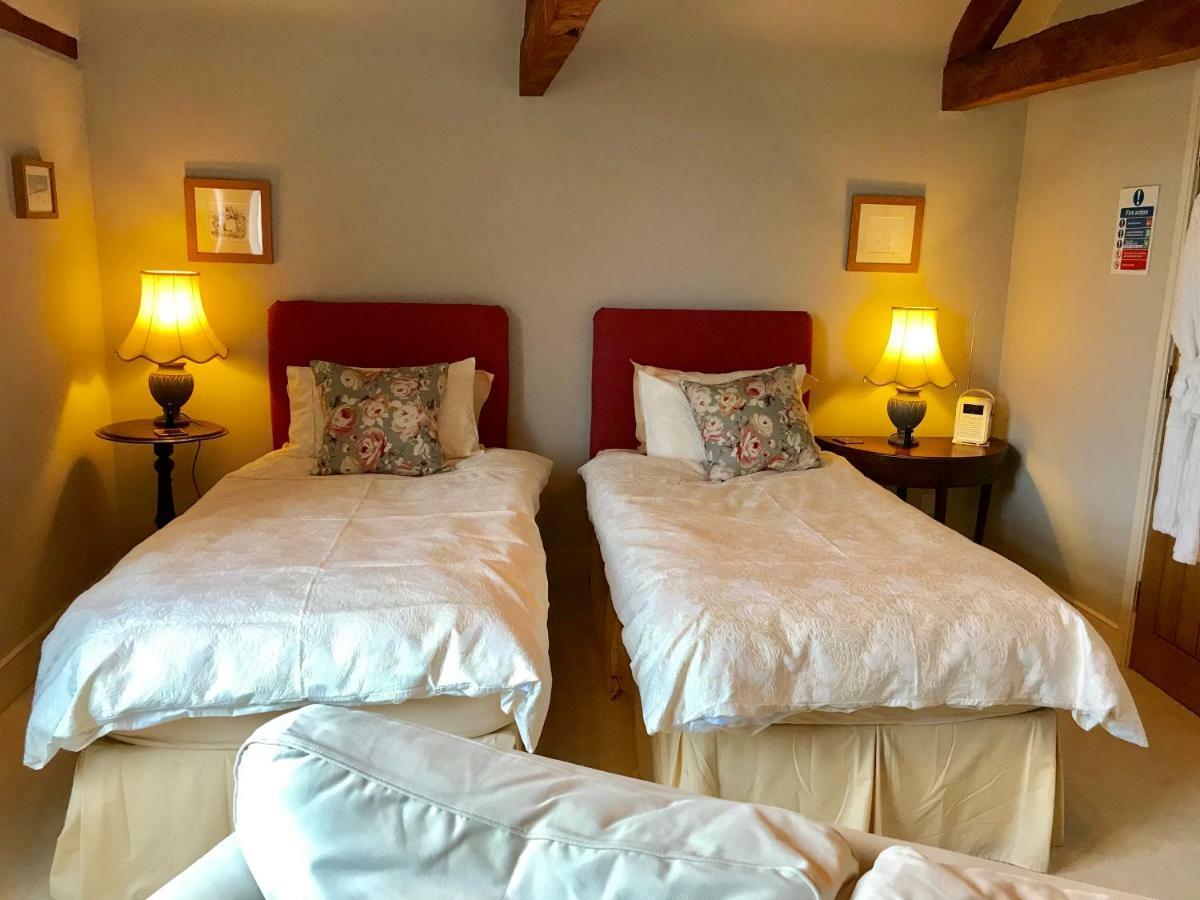 Home Barn Bed And Breakfastヨービル エクステリア 写真